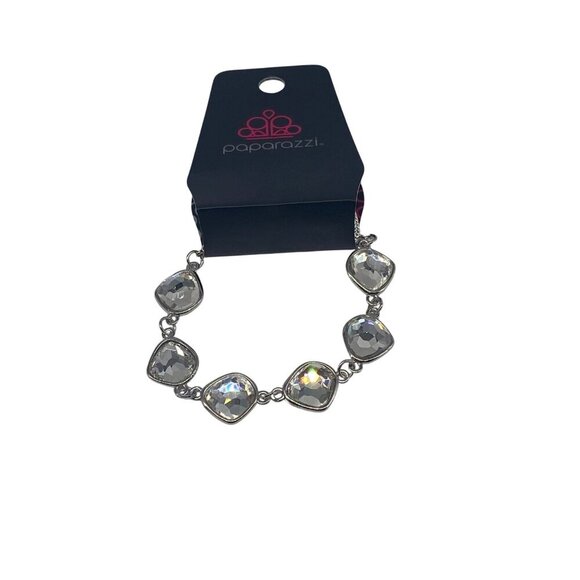 Paparazzi Jewelry Perfect Imperfection White Bracelet Adjustable Chain Design - Picture 2 of 6